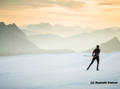 Cross-country skier on the Dachstein cross-country ski run | © Dominik Steiner