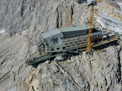 Umbau am Dachsteingletscher voll im Zeitplan | © Reinfried Prugger