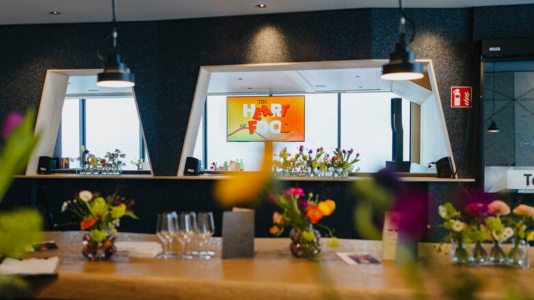 Gletscherrestaurant Dachstein vorbereitet für das Event Heart of Food Blick auf Tische | © Stefan Simonovic