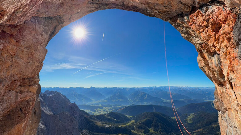 Das große Dach der Dachstein Direttissima erstmals im Rotpunkt geklettert | © Michi Perhab