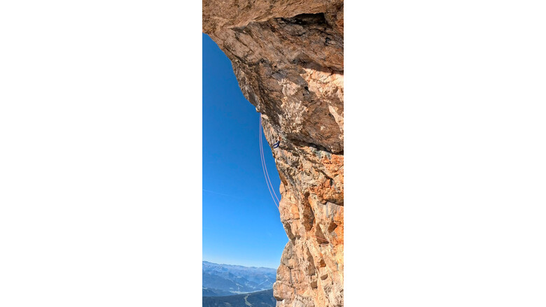 Das große Dach der Dachstein Direttissima erstmals im Rotpunkt geklettert | © Michi Perhab
