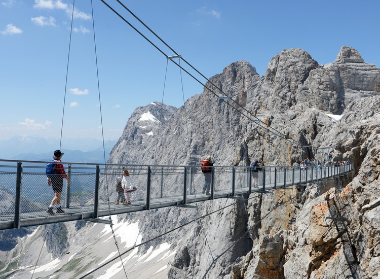 Blick auf die Hängebrücke | © Gery Wolf