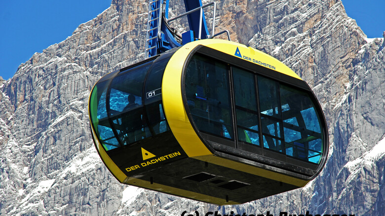 Panorama gondola with Dachstein summit | © Mediadome/Christoph Buchegger