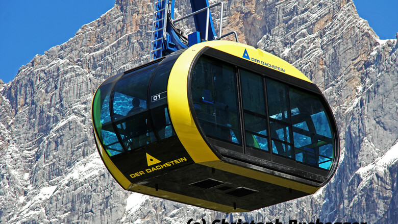 Panorama Gondel mit Dachsteingipfel | © Mediadome/Christoph Buchegger