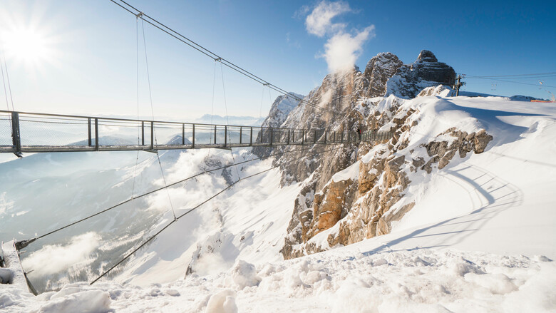 Hängebrücke mit Dachsteindreigestirn | © David McConaghy