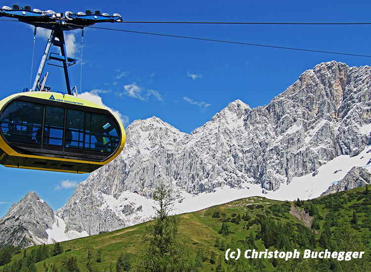 Panorama gondola with Dachstein massif in the background | © Mediadome/Christoph Buchegger