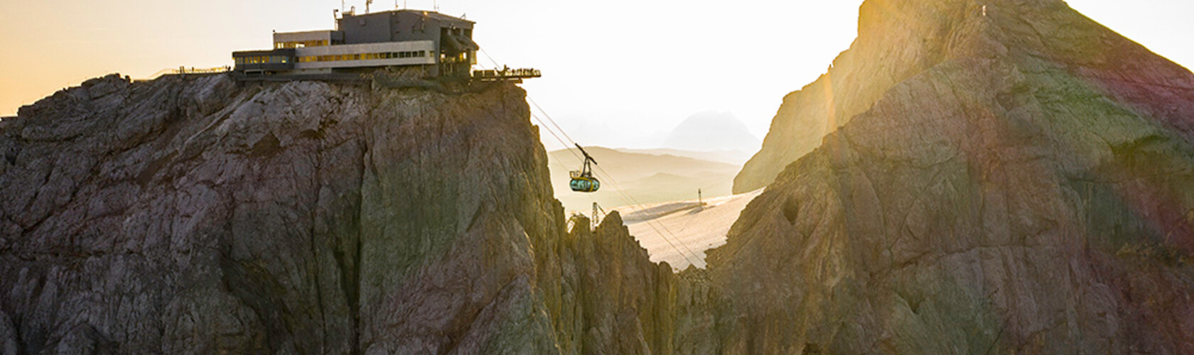 Panorama gondola at sunrise on the Dachstein Glacier | © Johannes Absenger