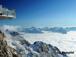 Dachstein Skywalk mit Wolkenmeer.