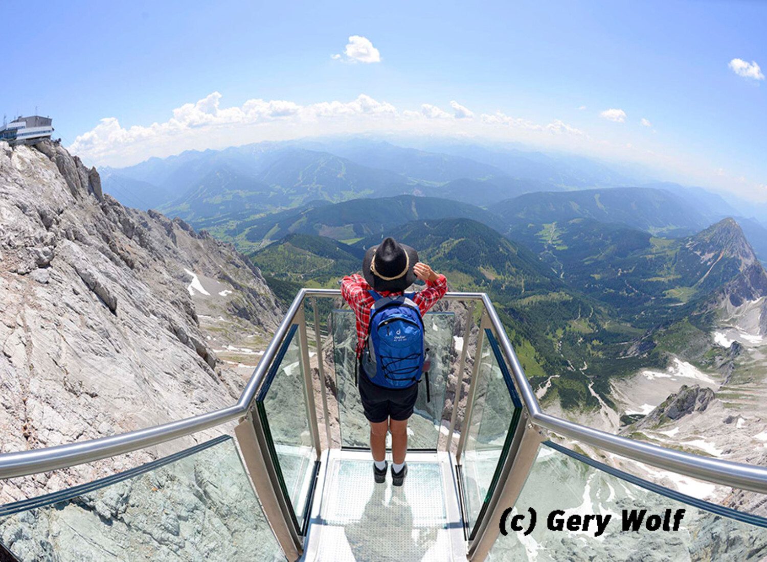 Stairway to nothingness Dachstein - a fascinating glacier