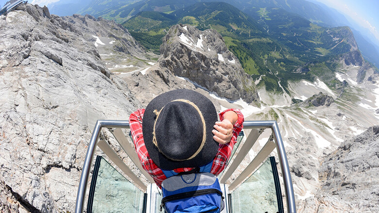 © Gery Wolf Stairway to nothingness with view into the valley. | © Gery Wolf