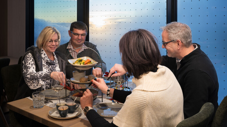 Fondue im Gletscherrestaurant | © Martin Huber