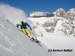 Pure skiing fun in winter at Dachstein | © Herbert Raffalt