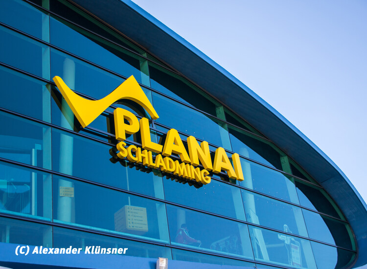 Tickeschalter direkt beim Planet Planai | © Alexander Klünsner